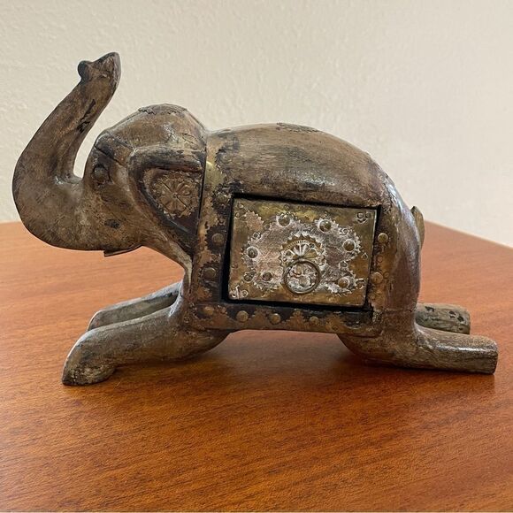 Vintage Hand Carved Wooden Elephant With Hidden Trinket Box Brown Gold Patina - Picture 1 of 11